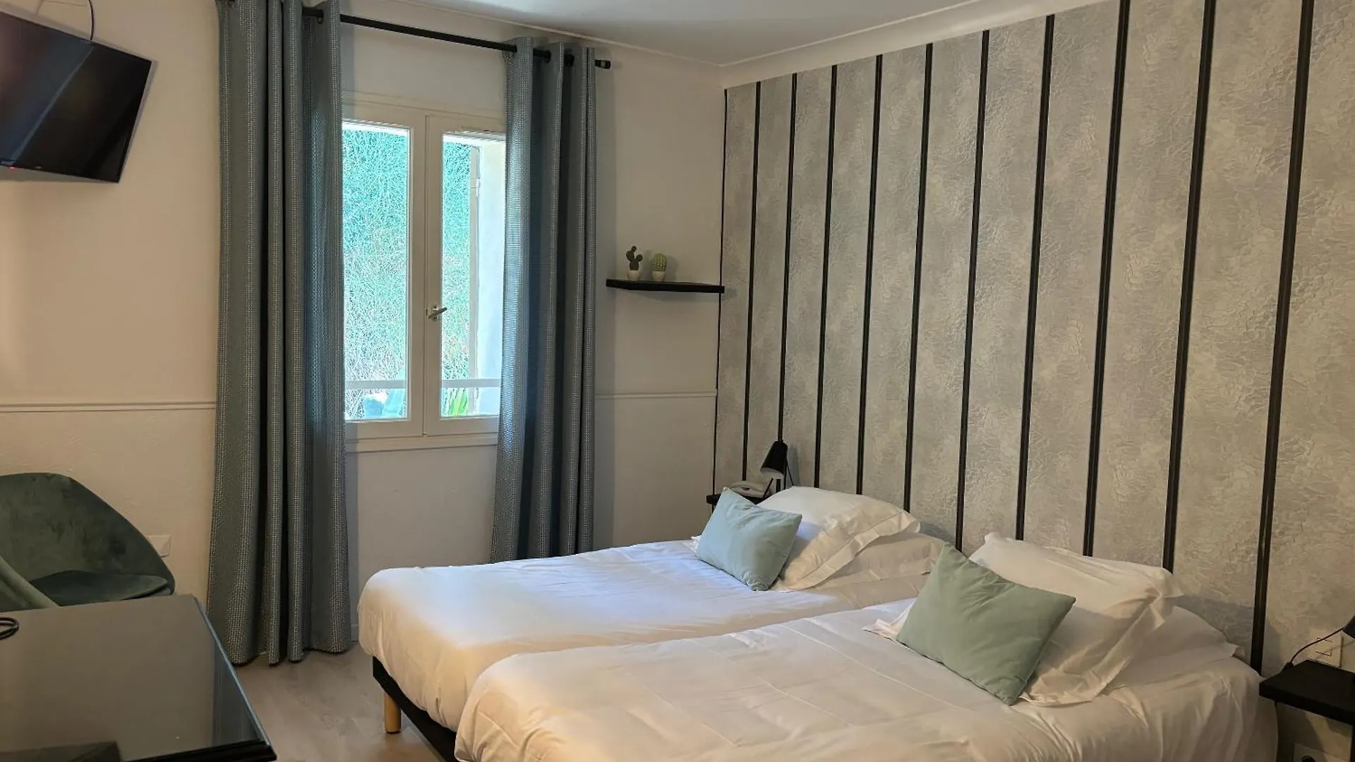 Logis Hotel La Sommellerie Châteauneuf-du-Pape Francia