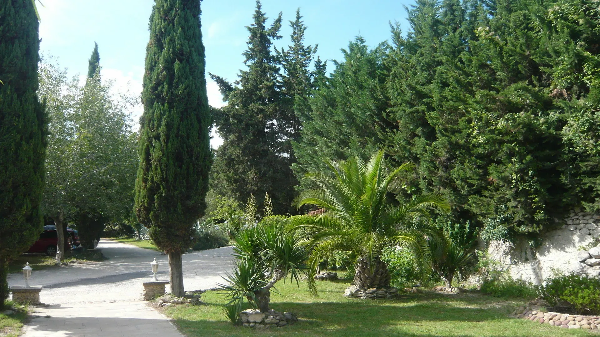 Logis Hotel La Sommellerie Châteauneuf-du-Pape 3*,